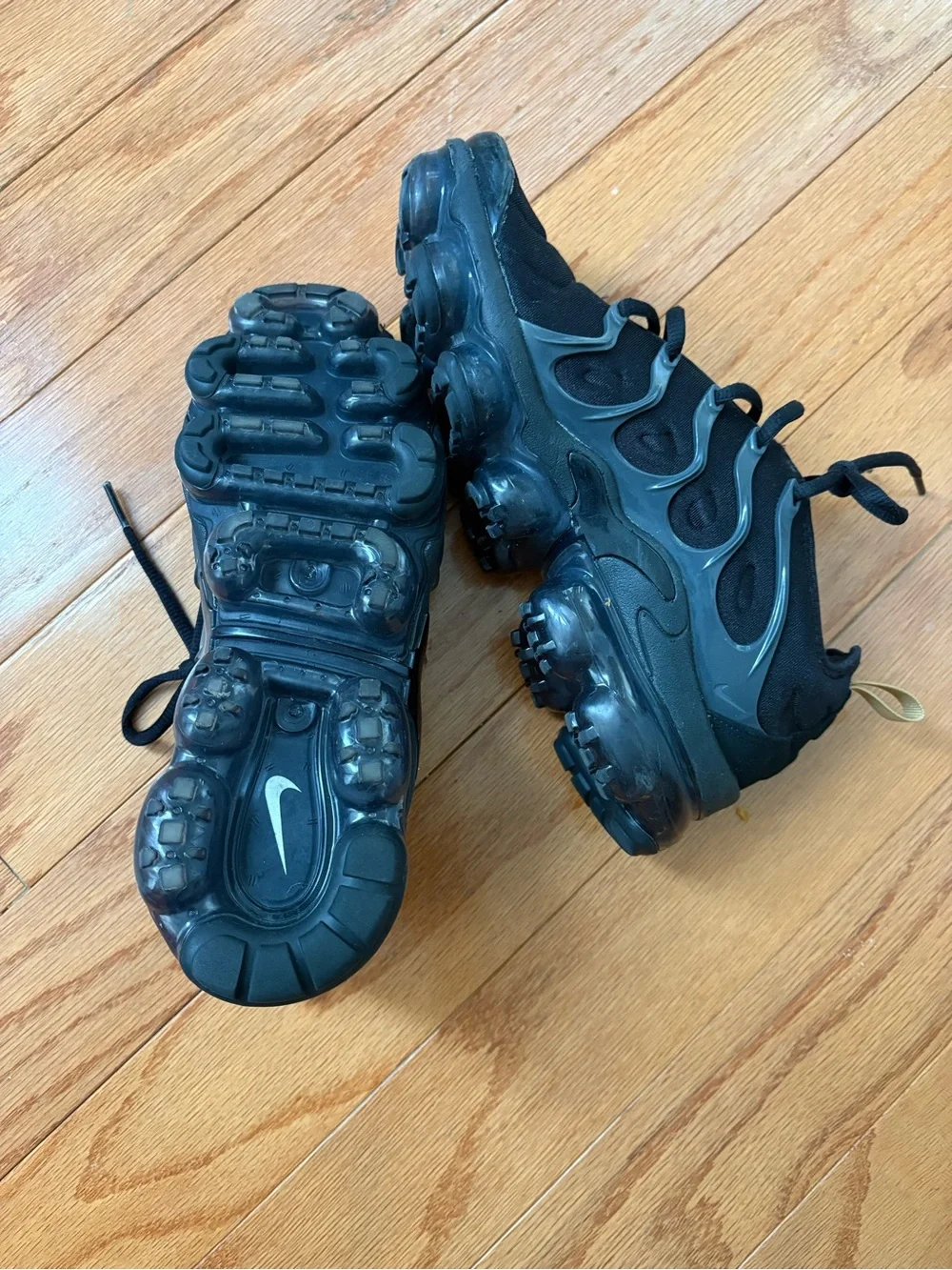 Nike size 6.5' Black VaporMax Plus Sneakers